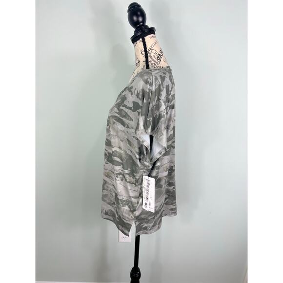 NWT RBX Green white camo V-neck Short Sleeve Shirt - Picture 8 of 8